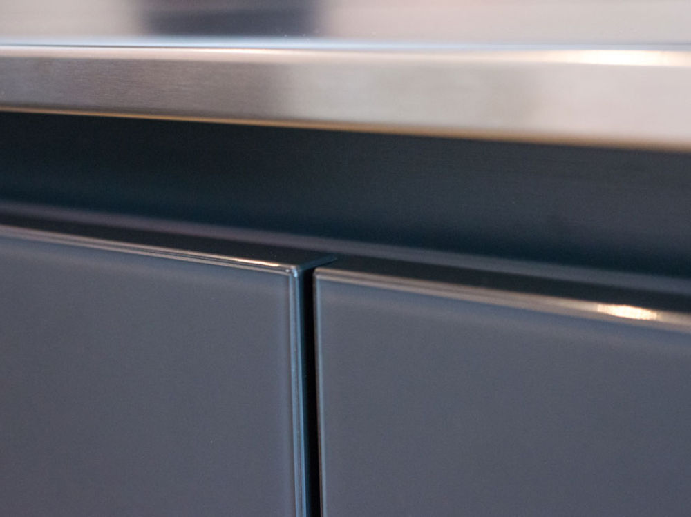 Stainless steel worktop edge profile