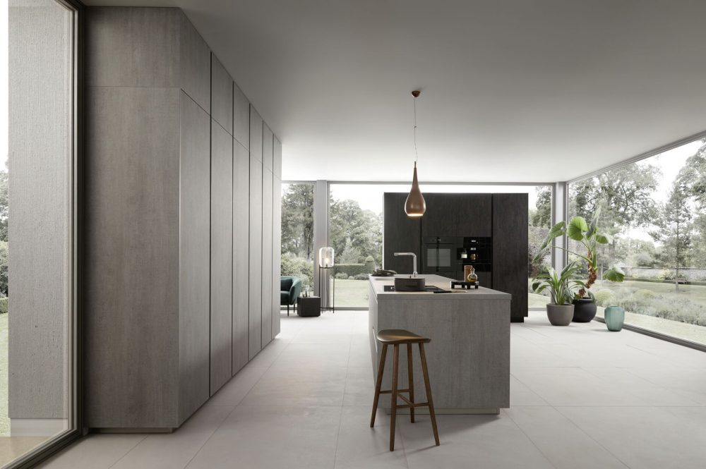 German kitchen with island in Concrete reproduction