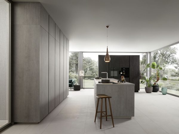 German kitchen with island in Concrete reproduction