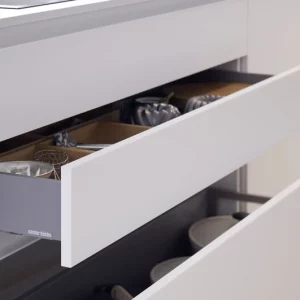 Handleless kitchen drawers